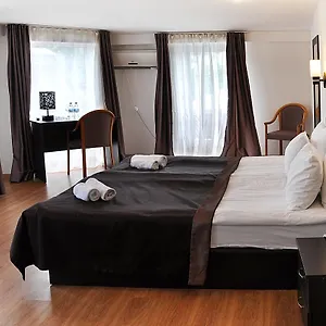 Corner 3* تبليسي